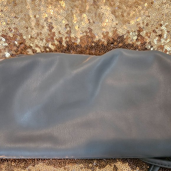 🦩NWT Gray Vegan Leather Small Handbag - Picture 6 of 10